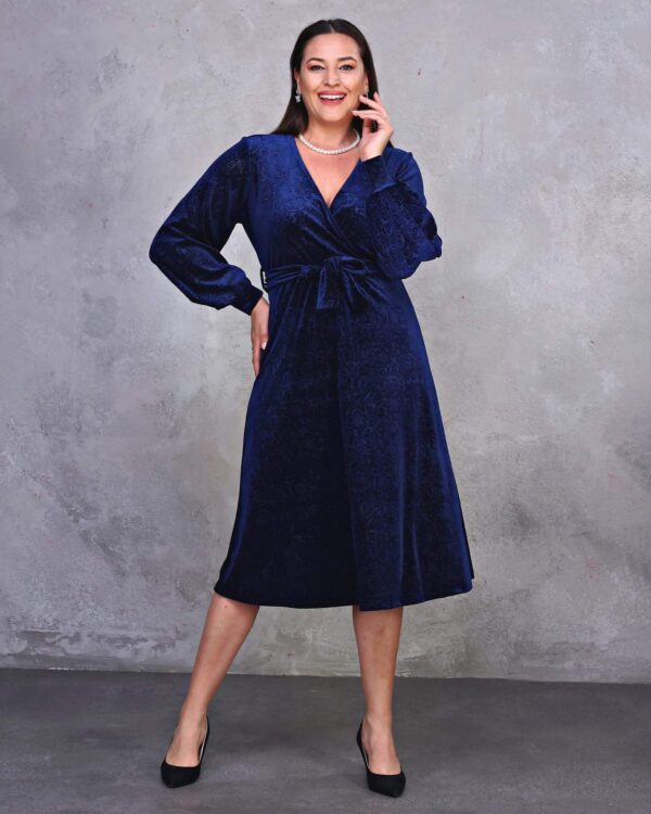 plava plisana haljina sa elastinom secena u struku