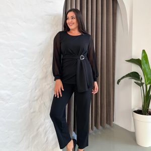 Crni komplet sa ukrasnom šnalom