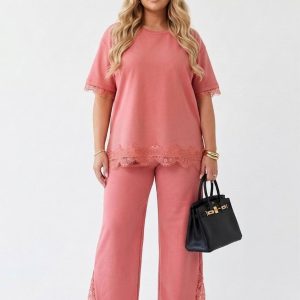 Roze komplet sa čipkanim radom