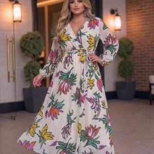 Lepršava bela haljina sa upečatljivim printom plus size